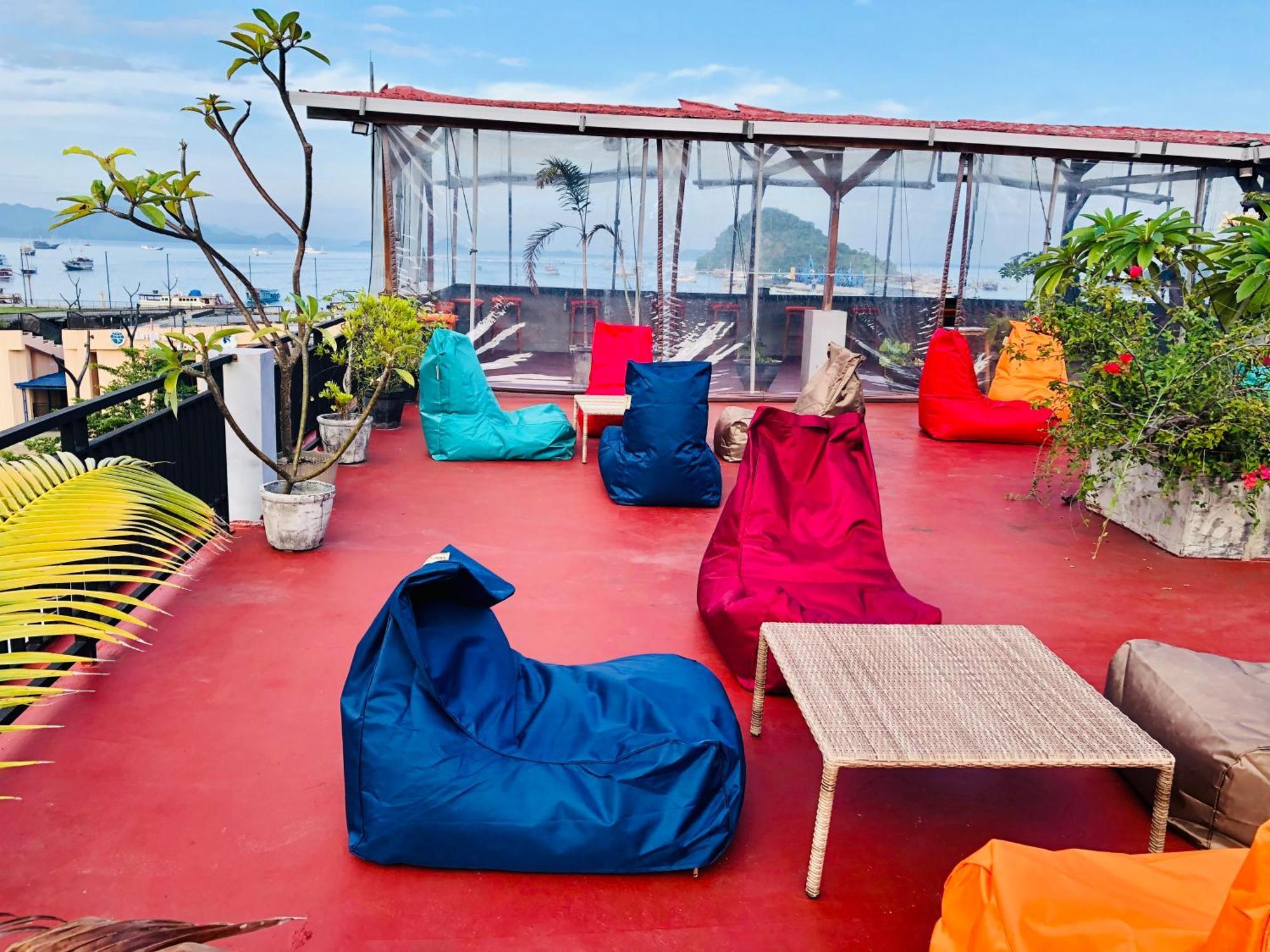 Blue Ocean Hotel Labuan Bajo Exteriör bild